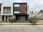 Casa en la Cima, espectacular proyecto!