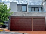 Casa en La Concepción con jardín en San Bernardino...