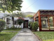 Casa en La Planicie Primera Etapa Remodelada con Piscina