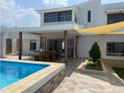 CASA EN LA PLAYA FRENTE AL CARIBE EN CARTAGENA DE INDIAS