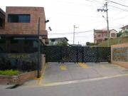 CASA EN URB. LOMAS DEL HALCON / EL HATILLO / MIRANDA...