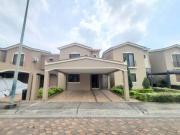 Casa en la Urbanizacion la Romareda