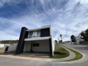 Casa en La Vista Residencial cerca a Plaza San Luis...