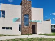 Casa en Lagos de Canning con 4 dormitorios mas...