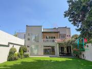 Casa en Las Aguilas con jardín y 3 recámaras con vestidor