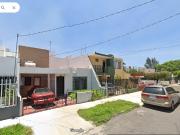 CASA EN LAS AGUILAS ZAP. JAL. DE OPORTUNIDAD A SOLO...