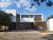CASA EN LAS AMÉRICAS 3 HABITACIONES CON BAÑO CADA UNA