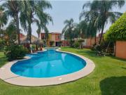 Casa en Las Garzas con alberca terreno excedente ACEPTO...