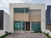 Casa en Loma Alta Tres Marías: 4 Recámaras, Cuarto de Juegos