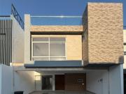 Casa en Lomas de Angelópolis III donde la vida familiar...