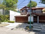 CASA EN LOMAS DE CHAPULTEPEC, DE DOS NIVELES, CON JARDIN...
