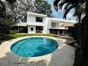 CASA EN LOMAS DE LA SELVA