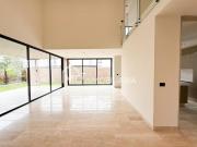 Casa en Lomas del Campanario Norte Santa Oliva