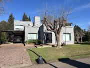 Casa en Los Cardales Country Club con jardin pileta y...