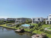 Casa a la laguna, en Venta, en Barrio Los Castaños,...