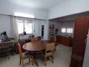CASA en Los Hornos con parque y pileta