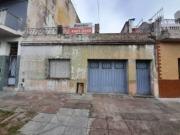 Casa en lote de 8.66 x 17 de 5 ambientes, con...
