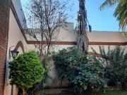 CASA EN LOTE DE 8.66 X 30.25 MTS CASA 4/5 AMBIENTES CON...