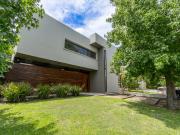 CASA EN LOTE INTERNO BARRIO LOS LAGOS NORDELTA