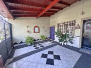 CASA EN LOTE PROPIO DE 4 AMBIENTES CON DEPENDENCIA en...