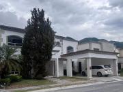 CASA EN MAESTRANZAS, DENTRO DEL CLUB DE GOLF LA HERRADURA