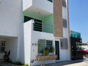 Casa en Magnolias residencial, cerca de la central...