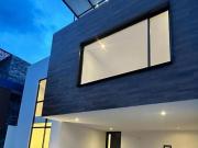 Casa en Metepec Moderna, luminosa y con roof garden equipado