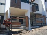 ¡Casa en Monte Magno, Xalapa! 3 niveles, terraza y...