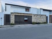 CASA EN MONTEBELLO RENTA