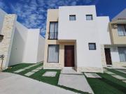 Casa en Morroka con 3 Rec?maras, una en Planta Baja,...