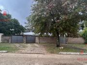 Casa en muy buen estado, con patio amplio y piscina. Muy...