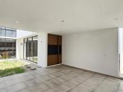 Casa en nueva con acabados de lujo muy cerca de periferico