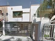 Casa en P.º Reina Victoria – Remate Bancario con Gran...