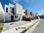 Casa en Paseo San Junipero