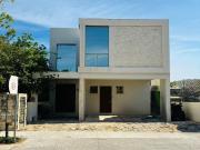 Casa en Paseos Country con 8 paneles solares