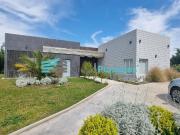 Casa en PB, en Lagos de Canning sobre lote de 735 M2 con...