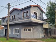 Casa en planta alta, Barrio Elsieland. 2 puerta blindadas