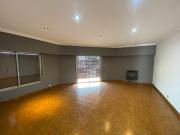 Casa en Planta Alta con 3 dormitorios Villa de Mayo...