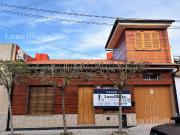 Casa en planta baja. Lote propio 3 ambientes con cochera...