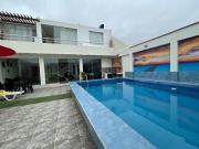 Casa en Playa Los Delfines con piscina – Cerro Azul en venta