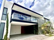 Casa en PRE VENTA de 5 recamaras en Angelopolis II, Puebla