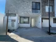 Casa en pre venta a espaldas de la prepa TEC Santa Anita