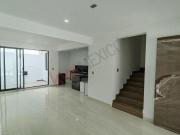 Casa en Pre venta en Fracc. El Diamante, ubicada al sur...