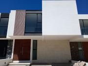 CASA EN VENTA EN LOMALTA TRES MARIAS MORELIA