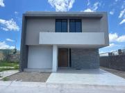 CASA EN PRE VENTA EN LOMAS DEL MOLINO V JUNTO A CASETA...