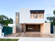 Casa en venta de 3 recamaras ubicada en Parque Natura,...
