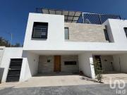 Casa en Preventa dentro de coto en Santa Anita