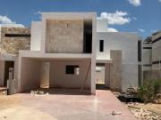 CASA EN VENTA EN PRIVADA RESIDENCIAL CAPRI, CHOLUL