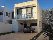 Casa en privada Albarella con amplios espacios