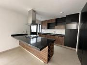 Casa en PRIVADA con Alberca por Mu?oz